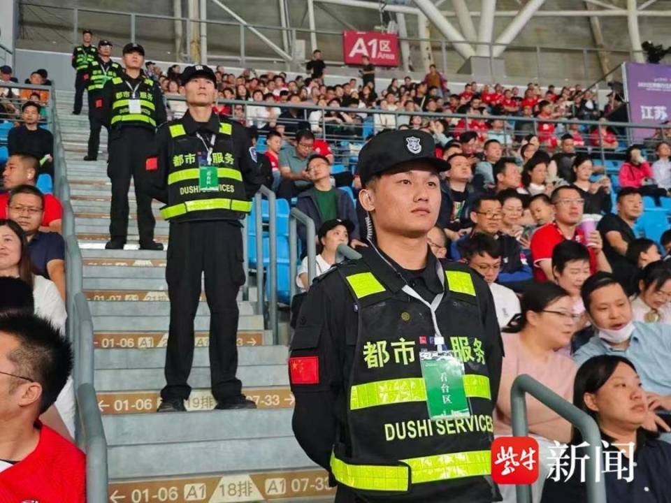 过对讲机联, 任感 过对讲机联, 任感